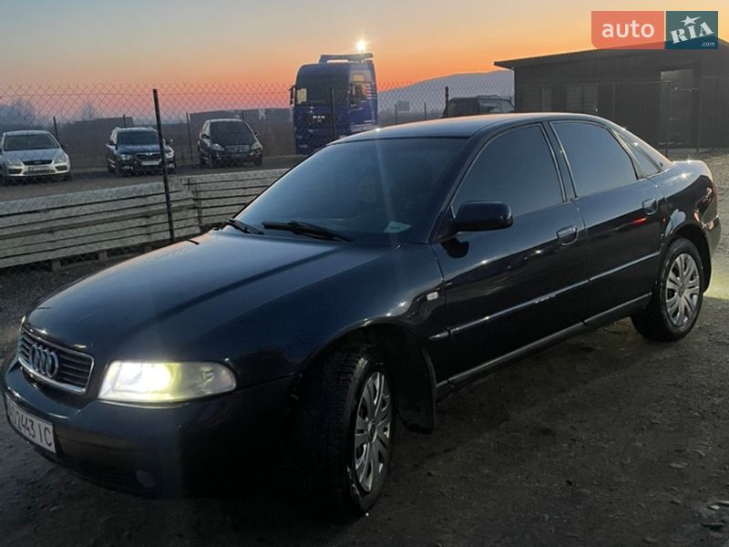 Седан Audi A4 2000 в Хусті
