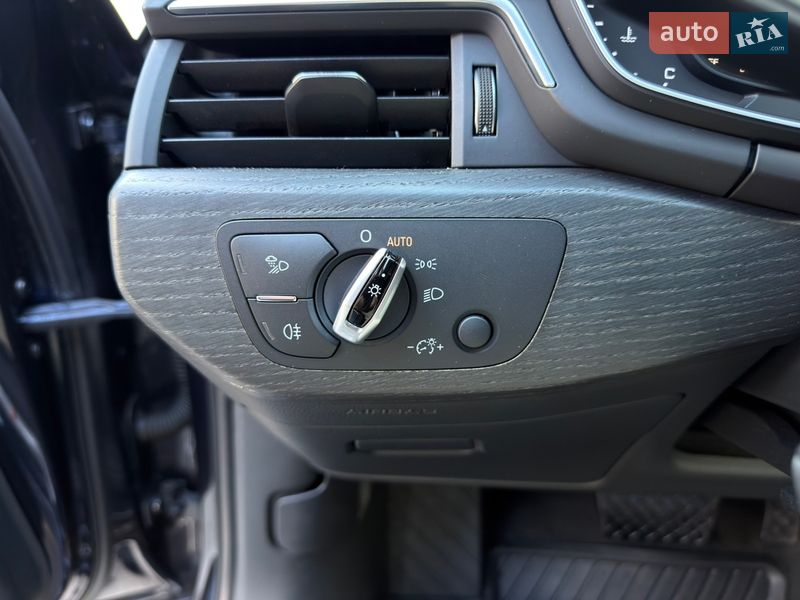 Седан Audi A4 2017 в Києві