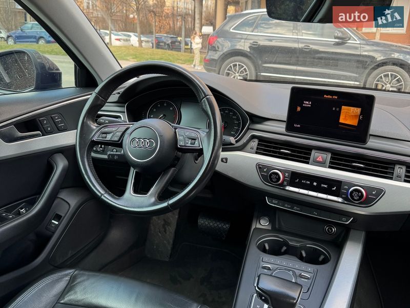 Седан Audi A4 2017 в Киеве