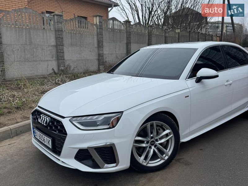 Седан Audi A4 2021 в Полтаві
