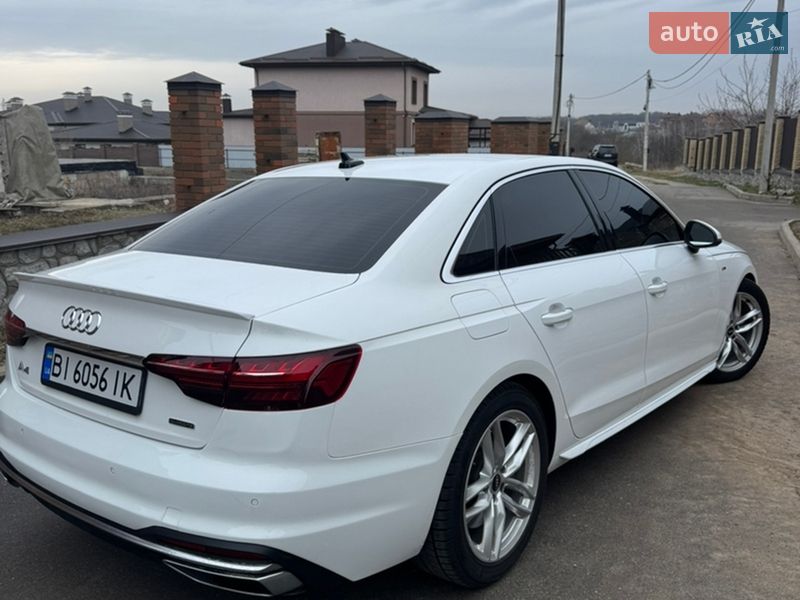 Седан Audi A4 2021 в Полтаве