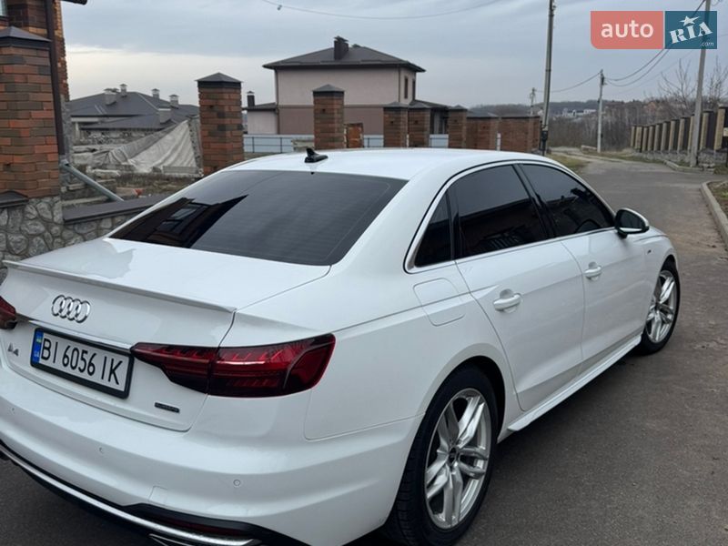 Седан Audi A4 2021 в Полтаві
