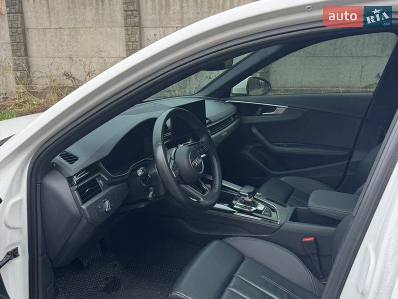 Седан Audi A4 2021 в Полтаве