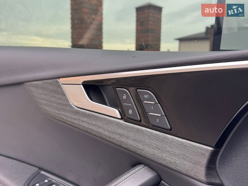 Седан Audi A4 2021 в Полтаві