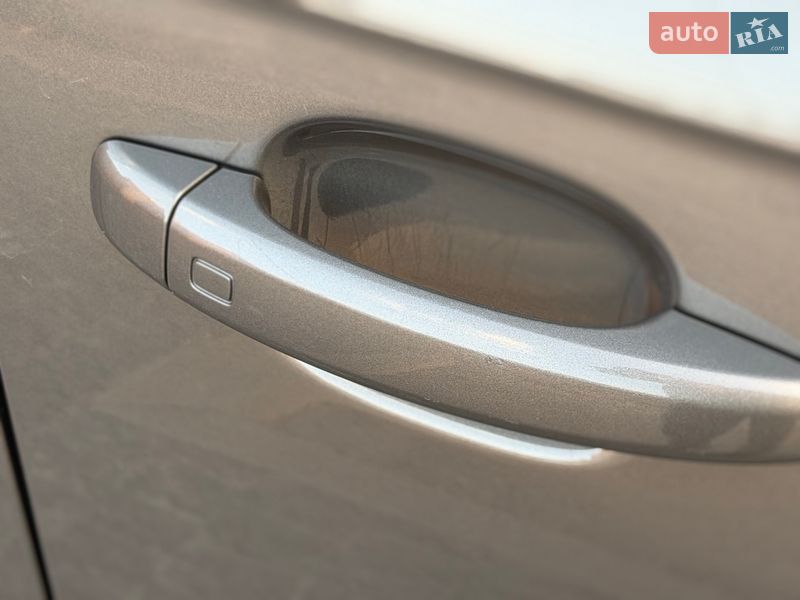 Седан Audi A4 2012 в Києві