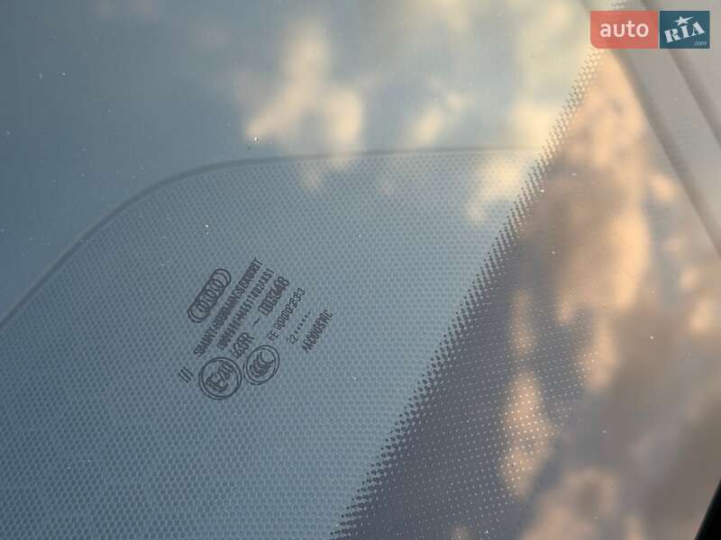 Седан Audi A4 2012 в Києві