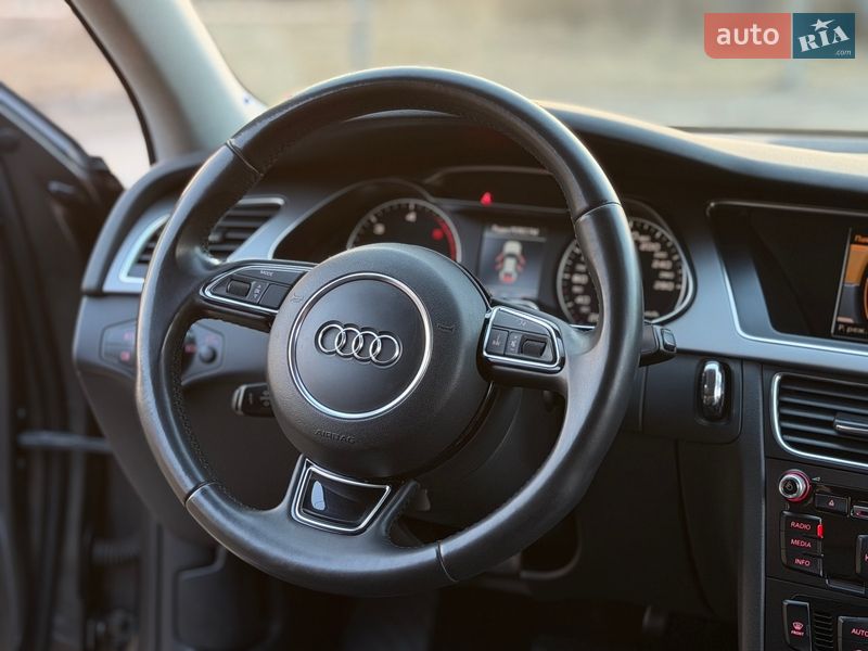 Седан Audi A4 2012 в Києві