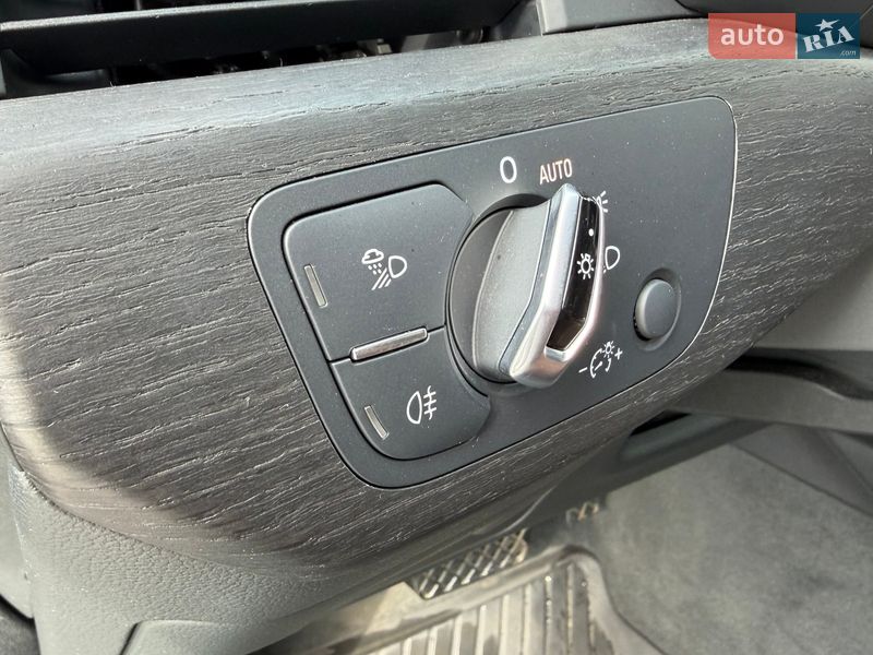 Седан Audi A4 2017 в Киеве