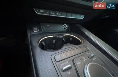 Седан Audi A4 2018 в Киеве