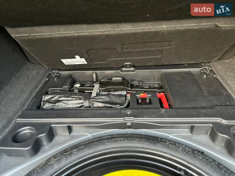 Седан Audi A4 2018 в Киеве