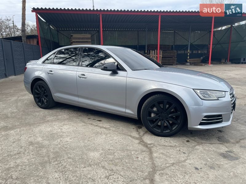 Седан Audi A4 2016 в Чернігові