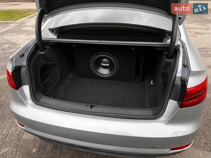 Седан Audi A4 2015 в Краснограде