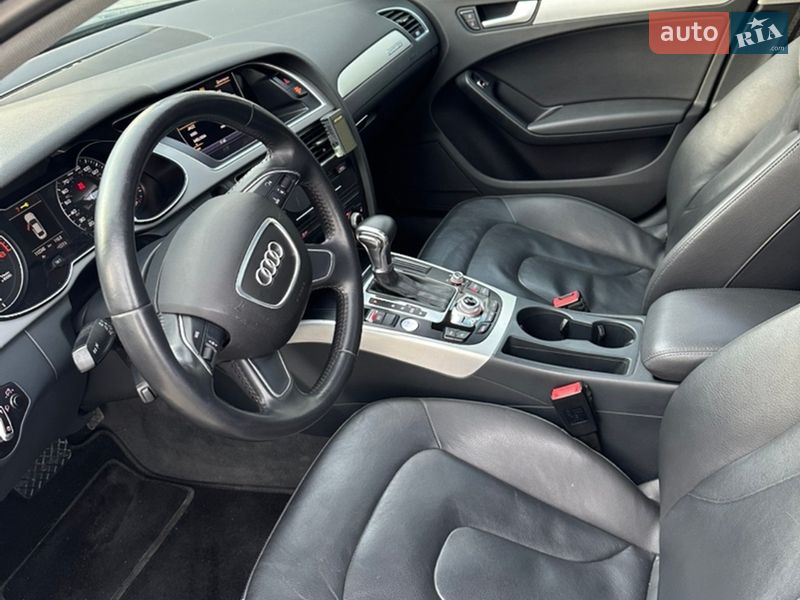 Седан Audi A4 2013 в Львове
