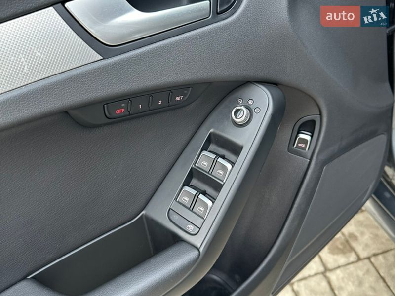 Седан Audi A4 2013 в Львове