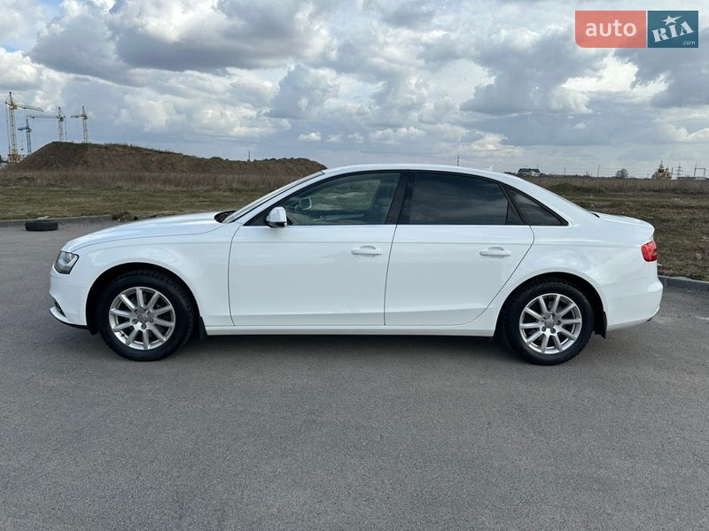 Седан Audi A4 2015 в Виннице