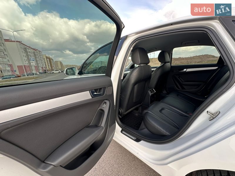 Седан Audi A4 2015 в Виннице