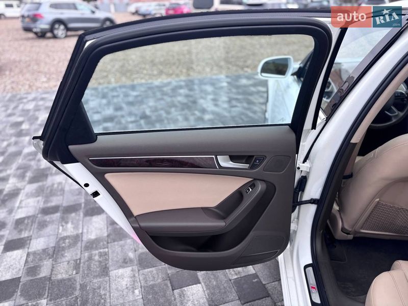 Седан Audi A4 2014 в Коломые