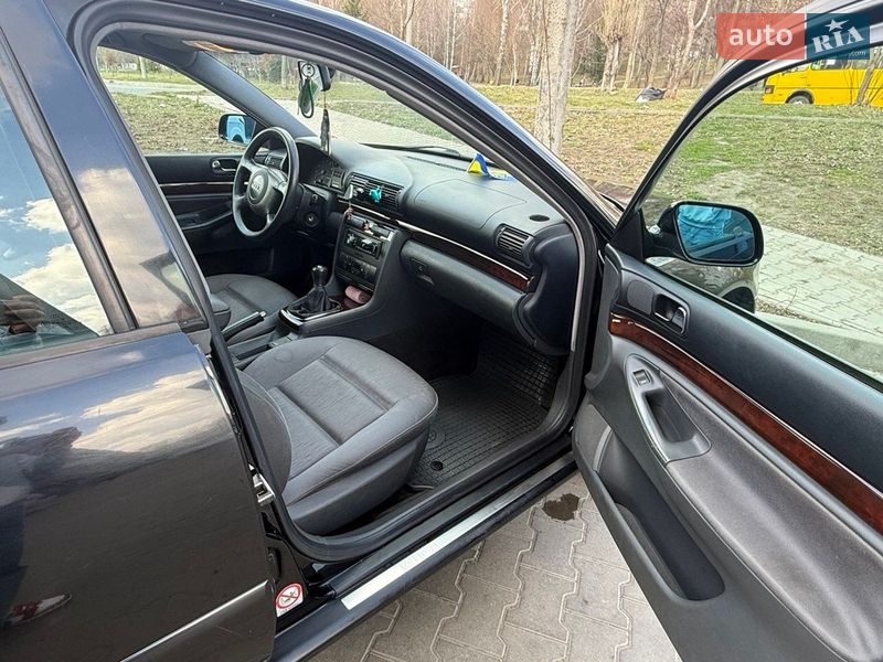 Седан Audi A4 1999 в Ровно
