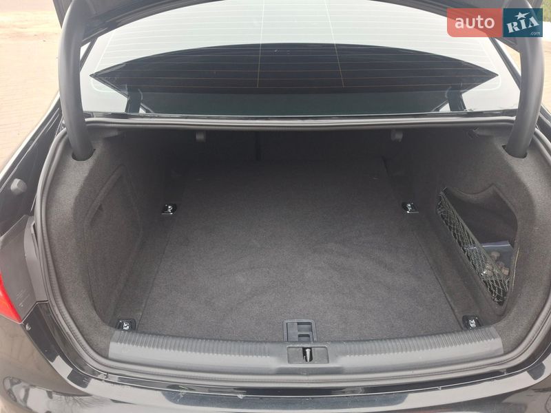Седан Audi A4 2015 в Кам'янець-Подільському