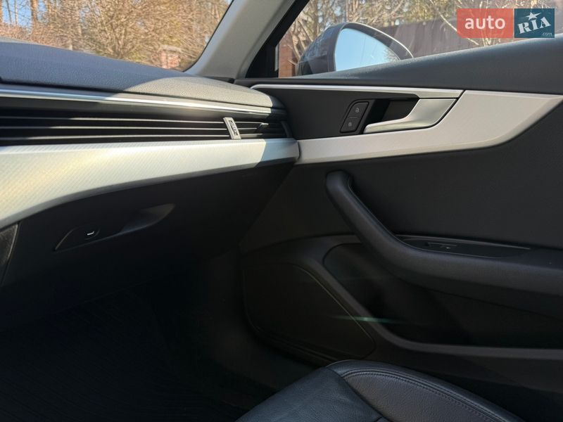 Седан Audi A4 2017 в Киеве