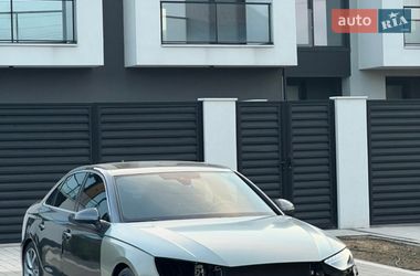 Седан Audi A4 2021 в Ужгороді