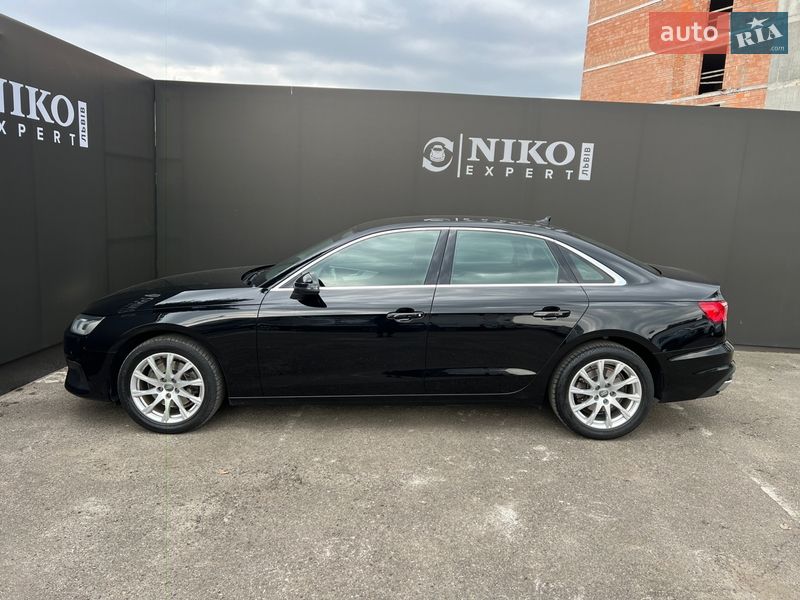 Седан Audi A4 2020 в Львове