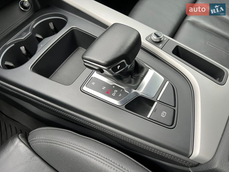 Седан Audi A4 2020 в Львове