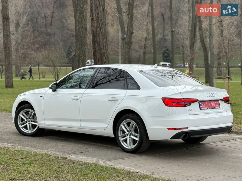 Седан Audi A4 2017 в Киеве