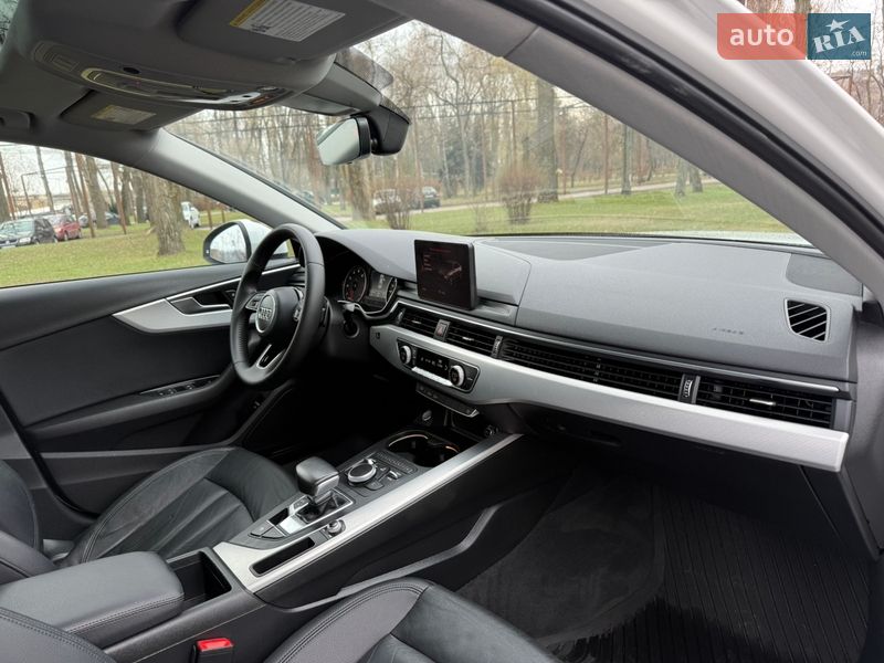 Седан Audi A4 2017 в Киеве