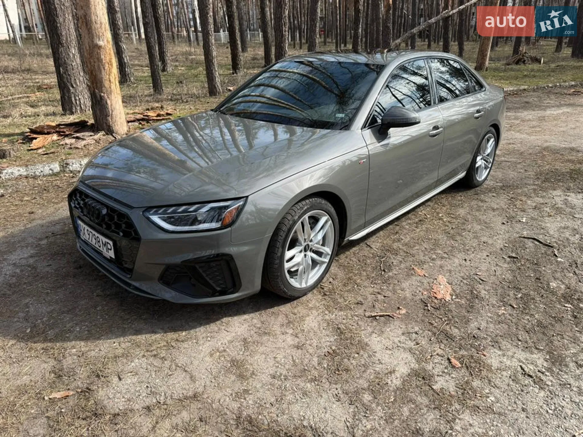 Audi A4 2023 VIN WAUEAAF47RN006071 фото оголошення 3 з 15
