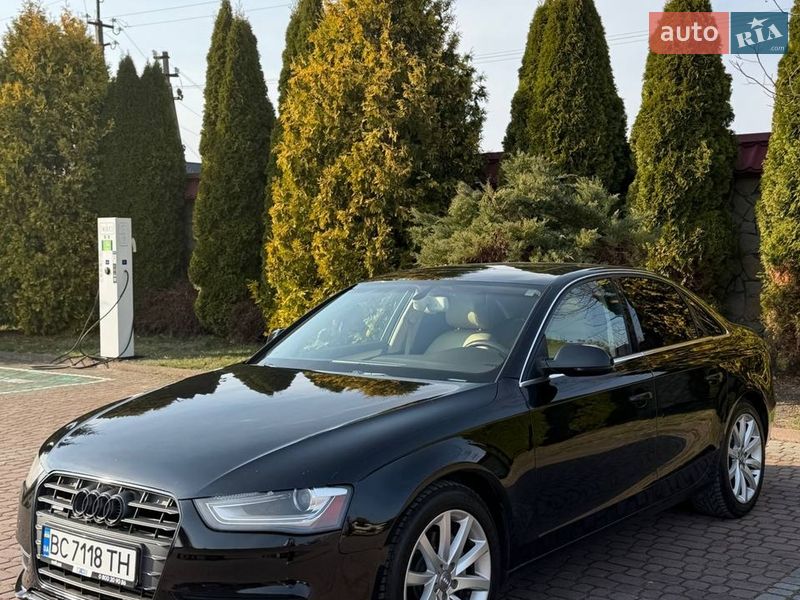 Седан Audi A4 2012 в Львове