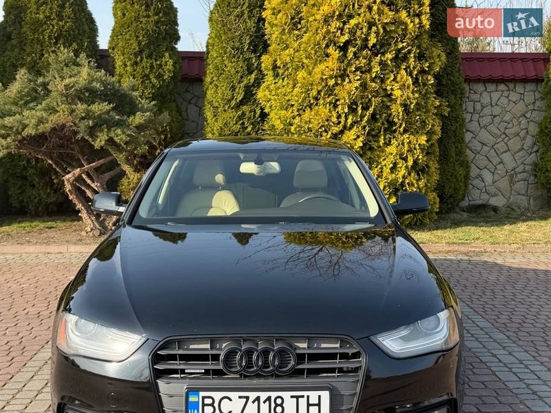 Седан Audi A4 2012 в Львове