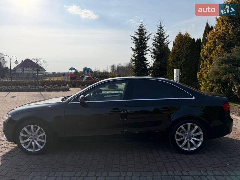 Седан Audi A4 2012 в Львові