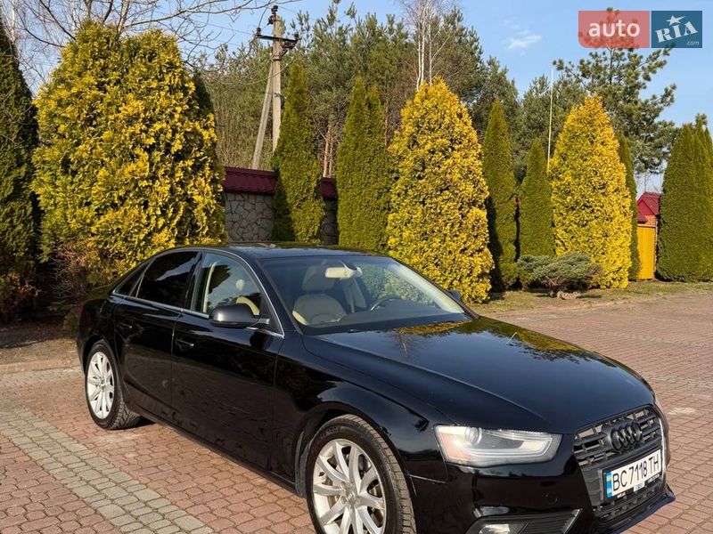 Седан Audi A4 2012 в Львове