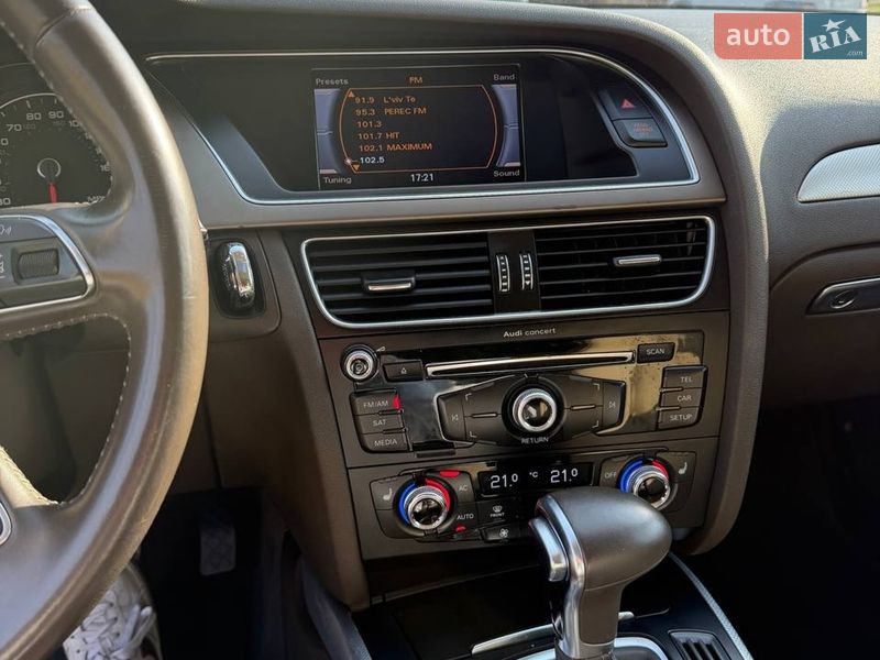 Седан Audi A4 2012 в Львове