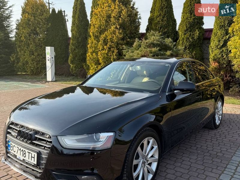 Седан Audi A4 2012 в Львове