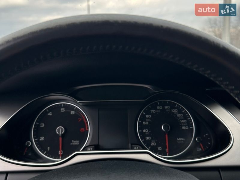 Седан Audi A4 2013 в Львове