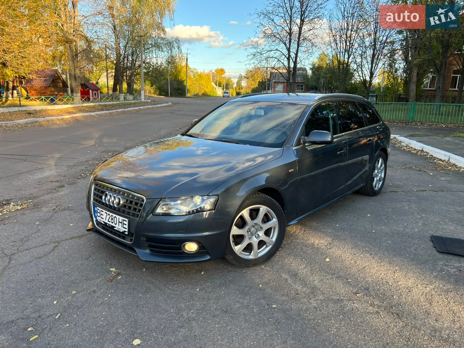 2010 Audi A4 - мініатюра 2