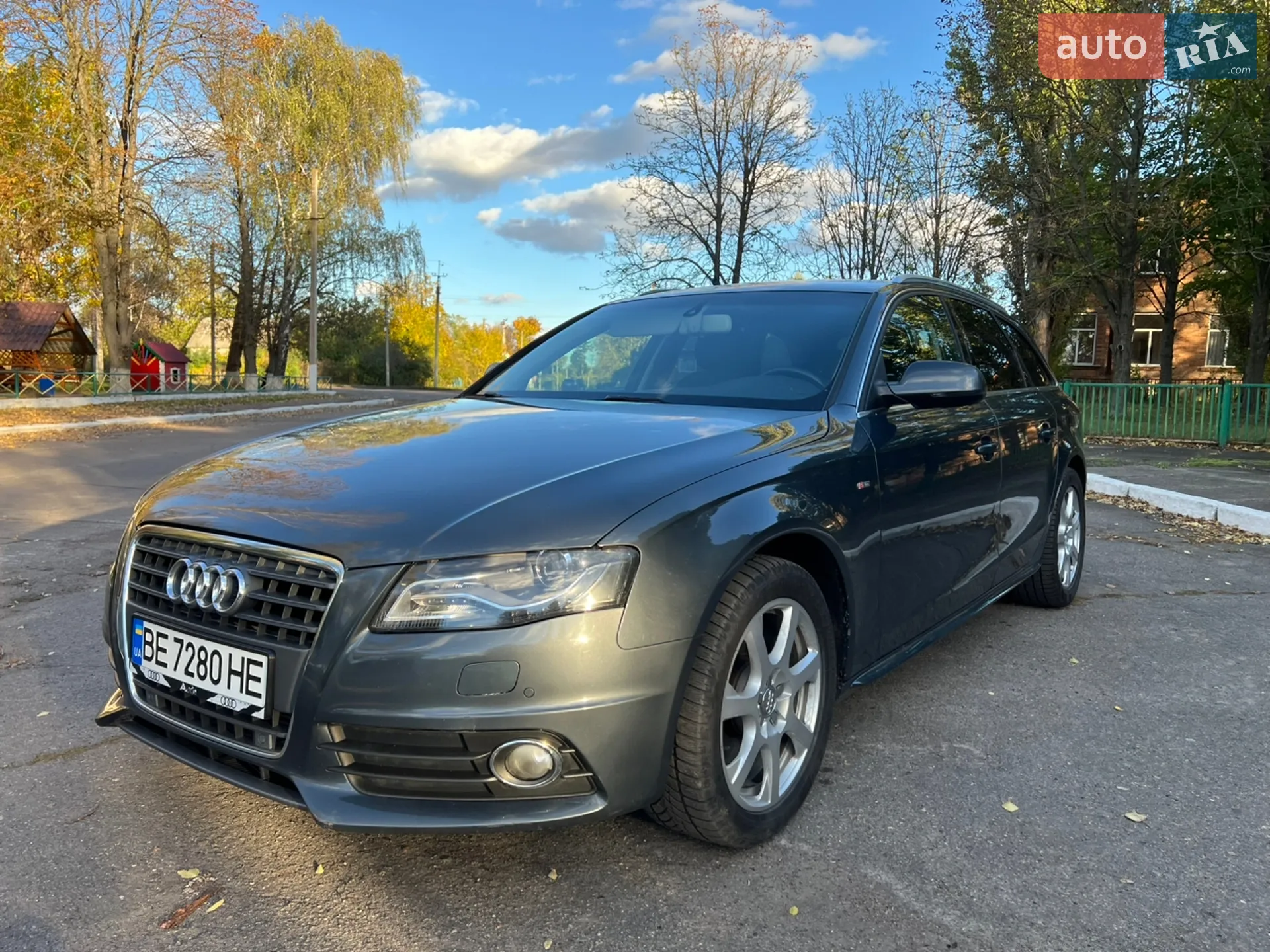 2010 Audi A4 - мініатюра 4