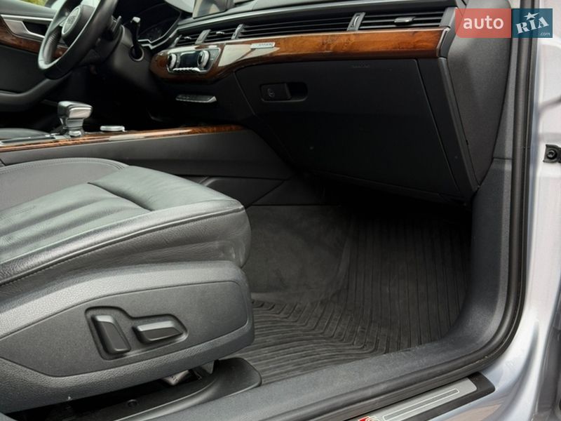 Седан Audi A4 2018 в Стрые