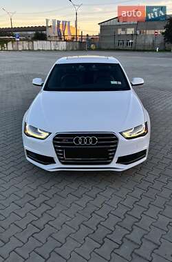 Седан Audi A4 2013 в Нововолинську