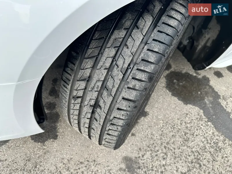Audi A4 2019 VIN WAUZZZF43LA024185 фото оголошення 7 з 51