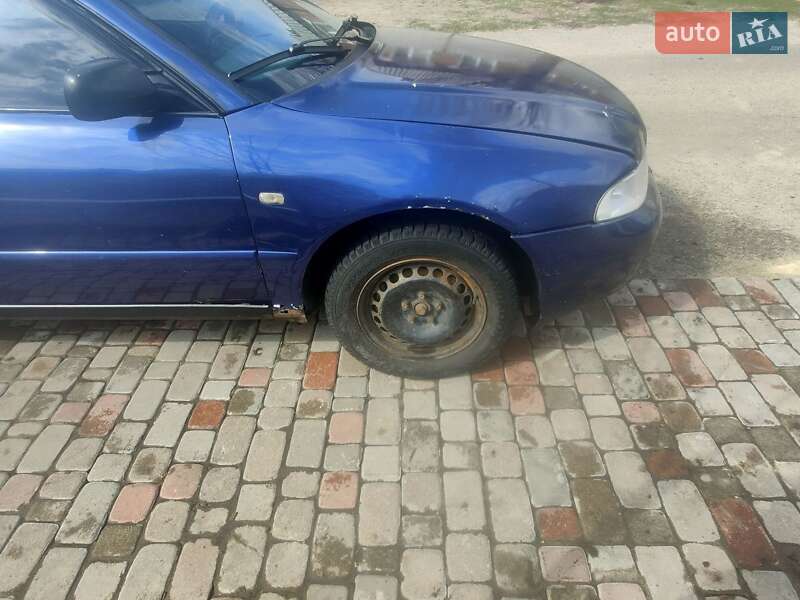 Седан Audi A4 2000 в Харькове