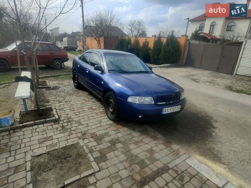 Седан Audi A4 2000 в Харькове