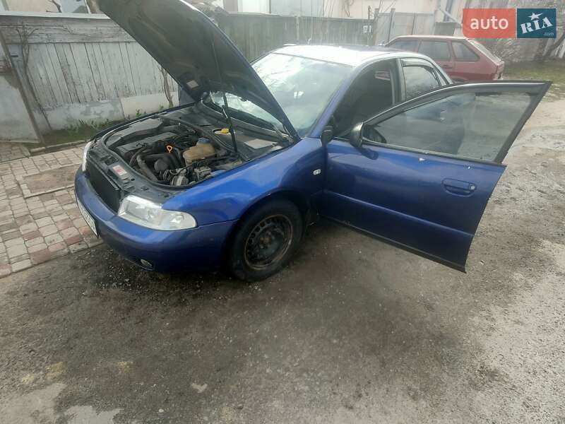 Седан Audi A4 2000 в Харькове