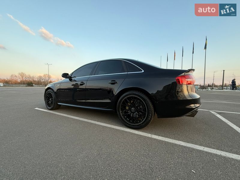 Седан Audi A4 2013 в Києві