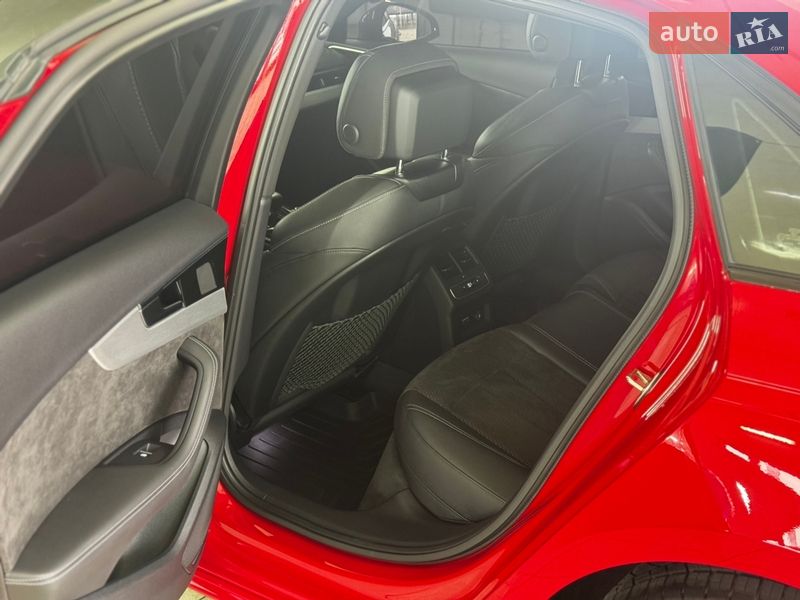 Седан Audi A4 2020 в Василькове