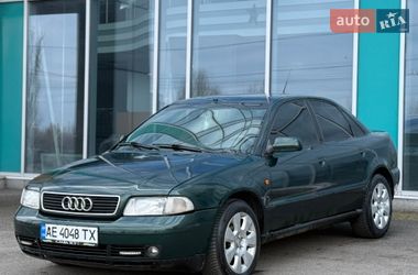 Седан Audi A4 1996 в Днепре