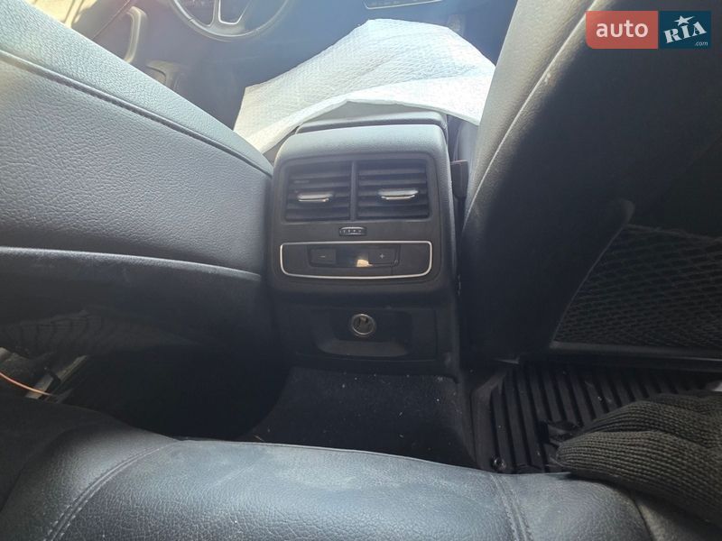 Седан Audi A4 2016 в Львове