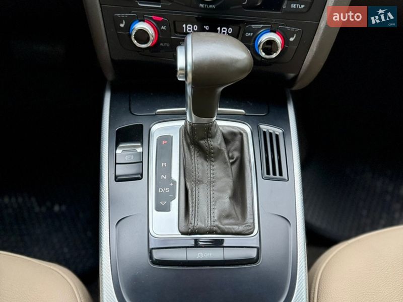 Седан Audi A4 2013 в Львове